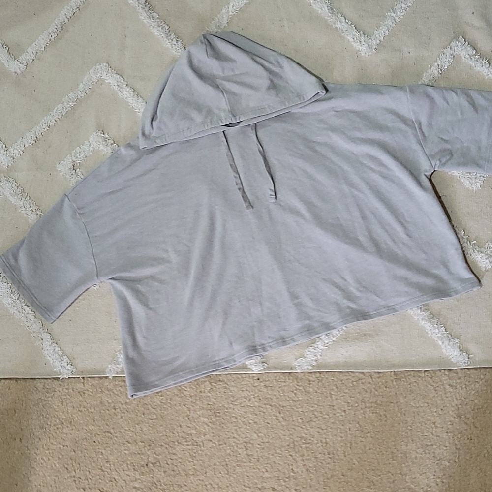 Short sleave croped workout sweater/top
